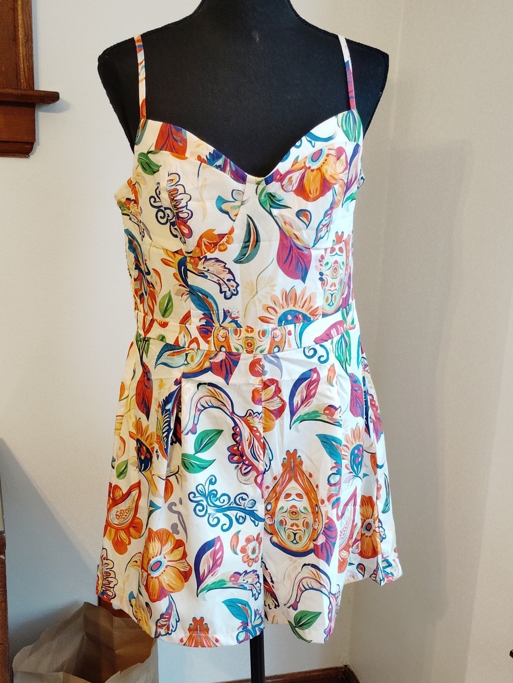 SHEIN White Floral Print Sweetheart Romper